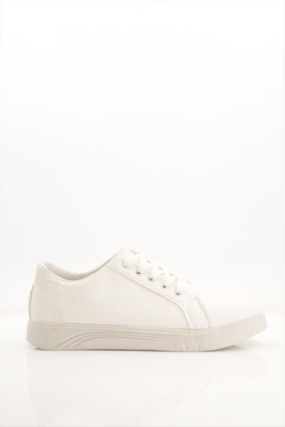 Women white sneaker